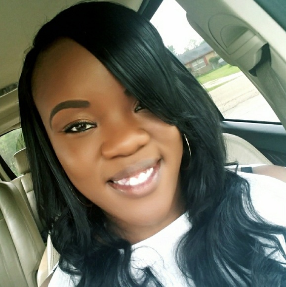 Profile Picture of Jessica Hardge (@jessicahardge24) on Poshmark