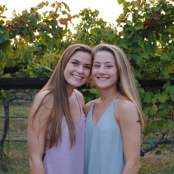 Profile Picture of ! anya Keurajian (@anyakeurajian) on Poshmark