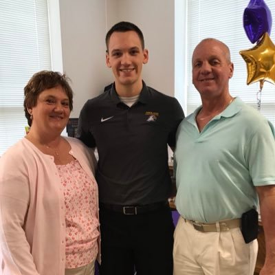 Profile Picture of Mitchell Ott (@ott_of_control) on Twitter