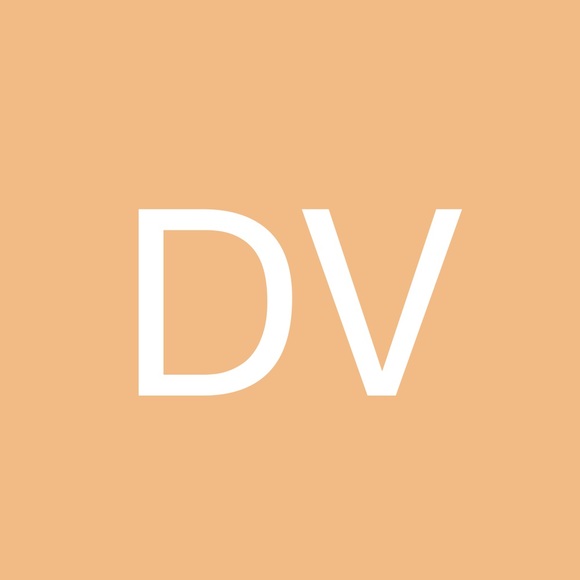 Profile Picture of Daniëlle Van de winkel (@dvdwinkel) on Poshmark