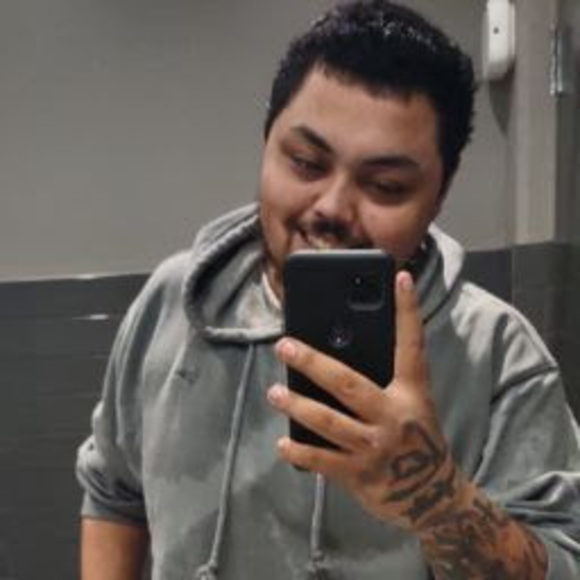 Profile Picture of Joshua Chavez (@joshuachavez958) on Poshmark