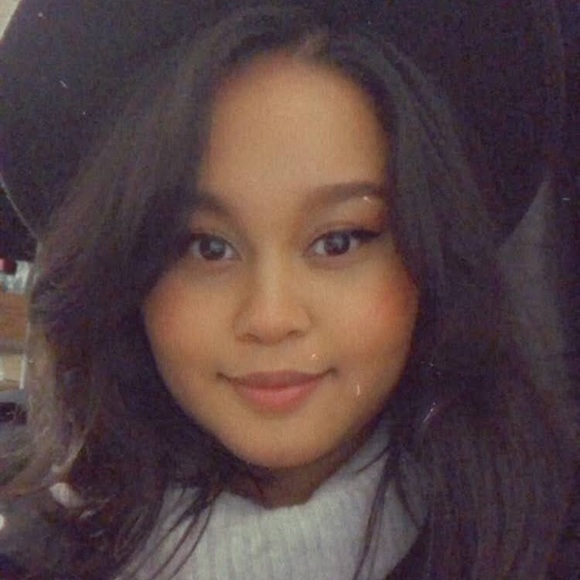 Profile Picture of Moriah Jacaruso (@moriahjae) on Poshmark