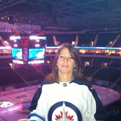 Profile Picture of Kim Schewaga (@kimschewaga) on Twitter