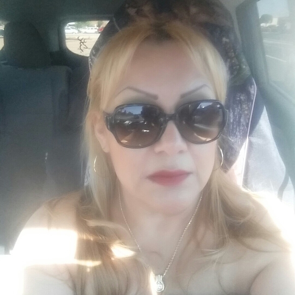 Profile Picture of Norma Rivera (@normaruiz23) on Poshmark