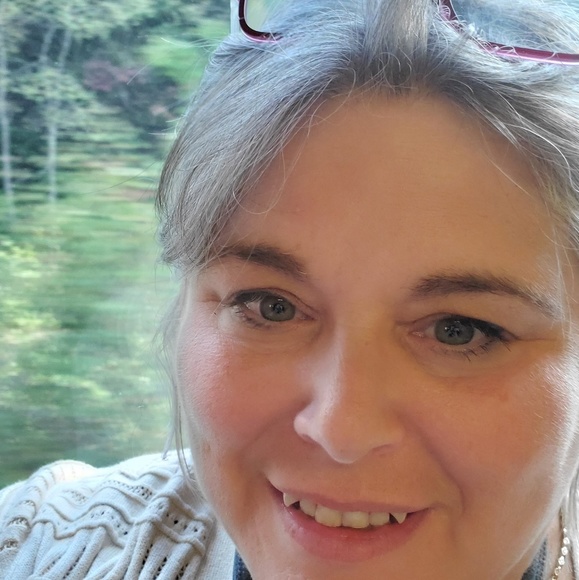 Profile Picture of Judith Paules (@judipaules) on Poshmark