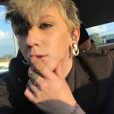 Profile Picture of Lucas Bates (@sin_taxx) on Twitter