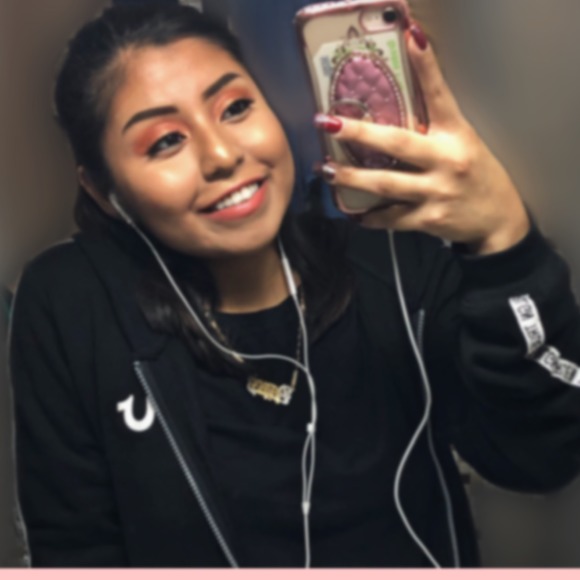 Profile Picture of Danet Lopez (@danetx29) on Poshmark