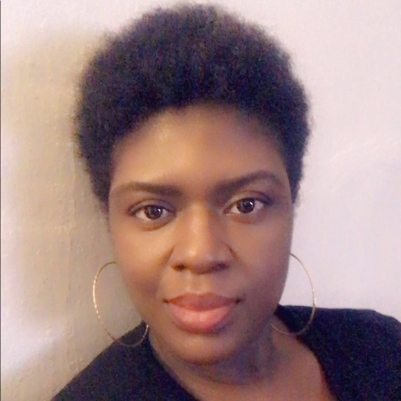 Profile Picture of Darlie Eguabor (@dbbeyond) on Poshmark