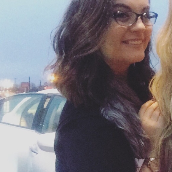 Profile Picture of Caitlyn Bryson (@cebryson) on Poshmark