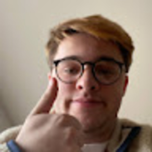 Profile Picture of Hudson Howard (@hudsonhhoward) on Poshmark