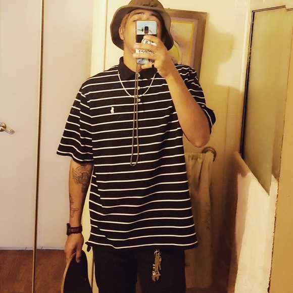 Profile Picture of Robert Anthony (@robertscoots) on Poshmark