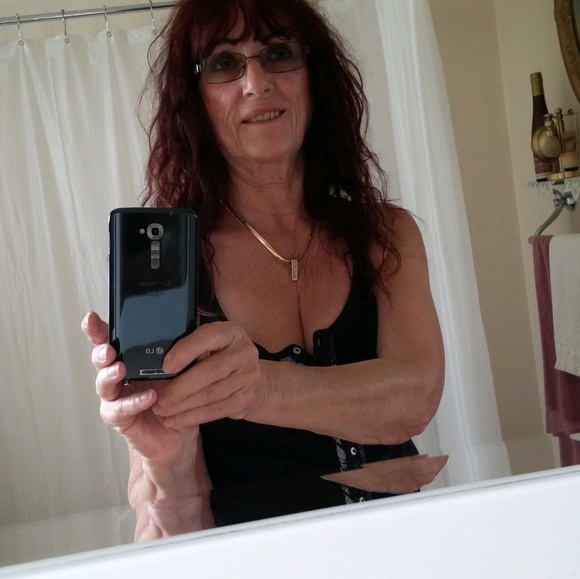 Profile Picture of Jessica Parsons (@jessica101245) on Poshmark