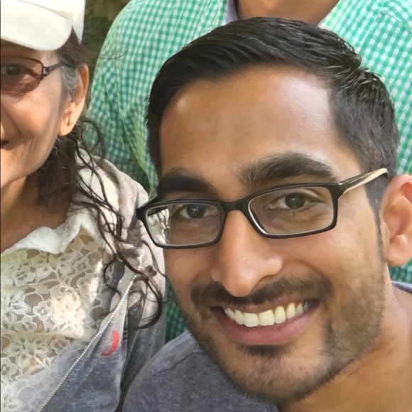 Profile Picture of Ameet Patel (@apatel3811) on Poshmark