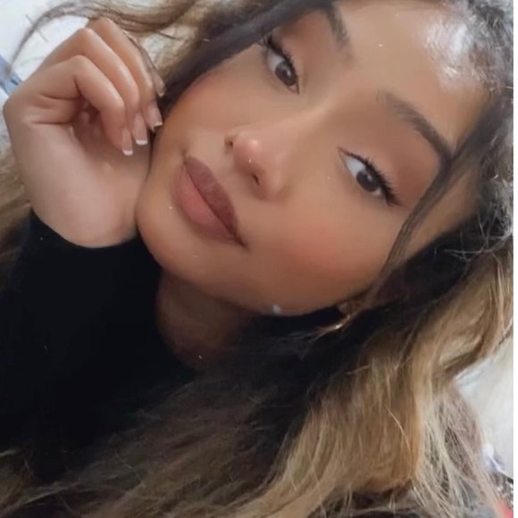 Profile Picture of Amelia Patrick (@amelia_patrick) on Poshmark