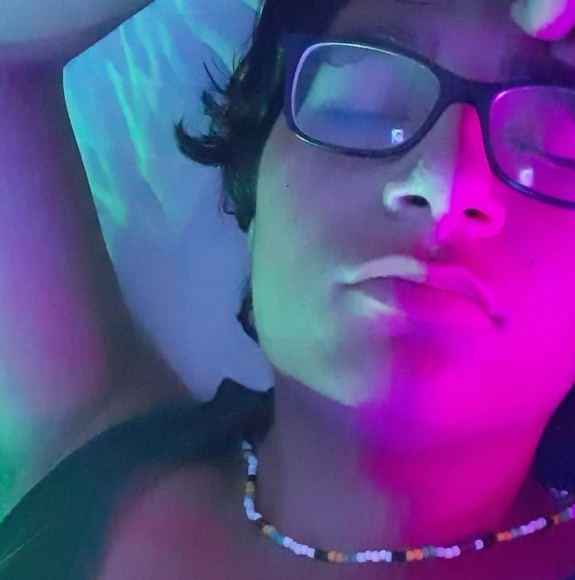 Profile Picture of Micah Riggins (@rigginsmr943) on Poshmark