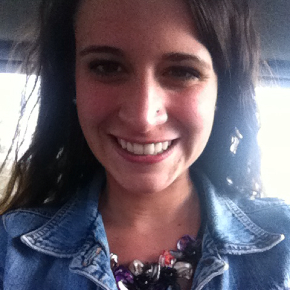 Profile Picture of Allison Hoyt (@allisonhoyt) on Poshmark