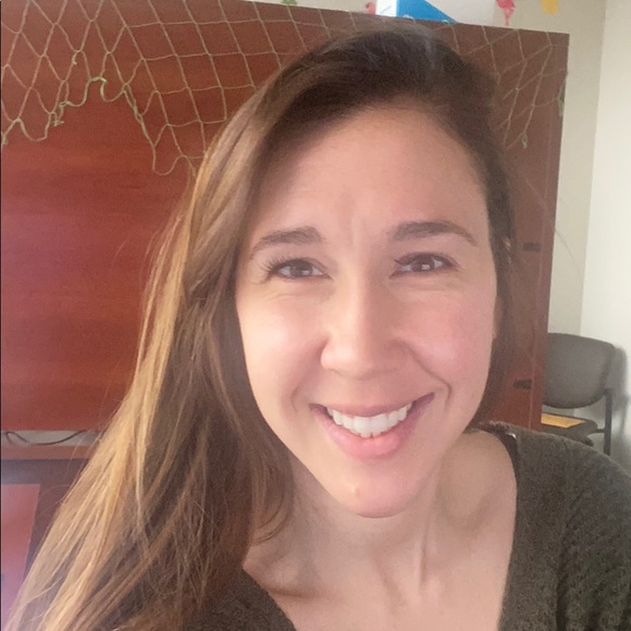 Profile Picture of Tara Vandoren (@taravandoren) on Poshmark