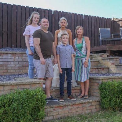 Profile Picture of Ruth Singleton (@ginlovingruth) on Twitter