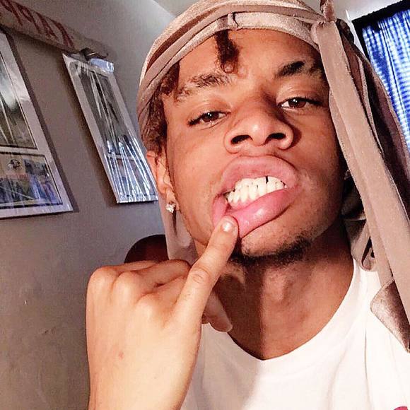 Profile Picture of Dell Bratton (@applesarea1) on Poshmark
