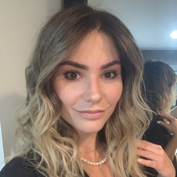 Profile Picture of Wendy Notarfrancesco (@wendydn) on Poshmark