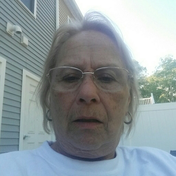 Shirley Lounsbury - Poshmark Profile Picture of Shirley Lounsbury (@jaime730) on Poshmark