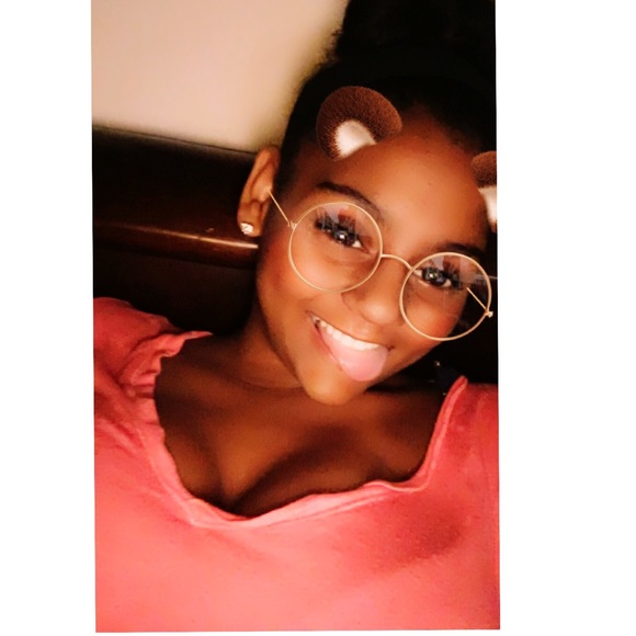 Profile Picture of Joycelyn Tompkins (@joycelyn_tom) on Poshmark