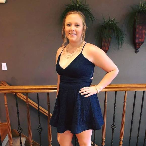 Profile Picture of Hannah Ryser (@hannah9185) on Poshmark