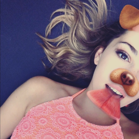 Profile Picture of Lilly Stitham (@lillia_stitham) on Poshmark