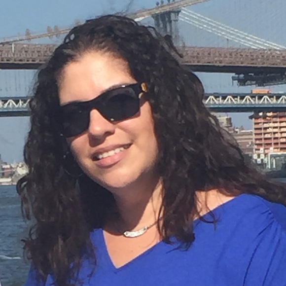 Profile Picture of Iris Barrios (@irisb72) on Poshmark