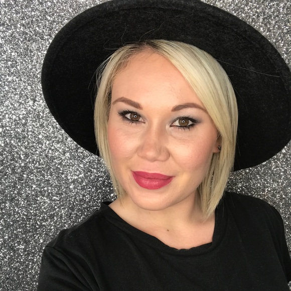 Profile Picture of Katie Kirckof (@katiemkirckof) on Poshmark