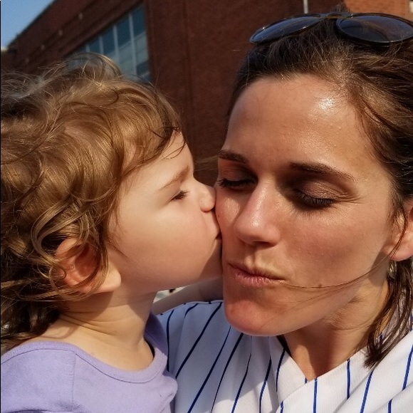 Profile Picture of Michelle Sawchuk (@mksawchuk) on Poshmark