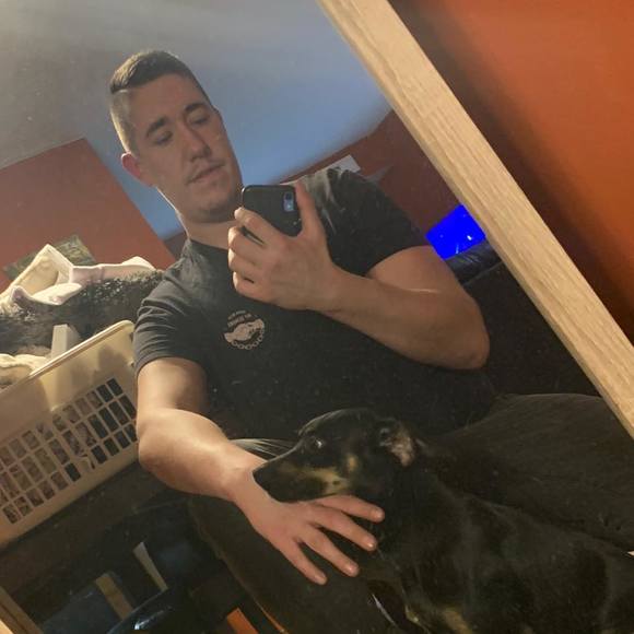 Profile Picture of Brandon Offill (@brandonoffill) on Poshmark