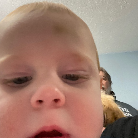 Profile Picture of Rozalyn Gore (@rozalyngore) on Poshmark