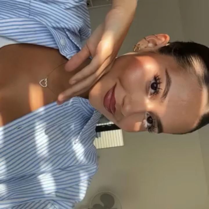 Profile Picture of Bianca Campos (@biancabaur) on Tiktok