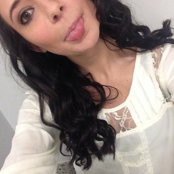 Profile Picture of Tori Wise (@toriwise093) on Poshmark