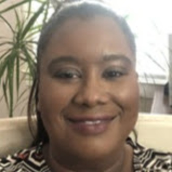 Profile Picture of Iris Woodson (@iriswoodson) on Poshmark