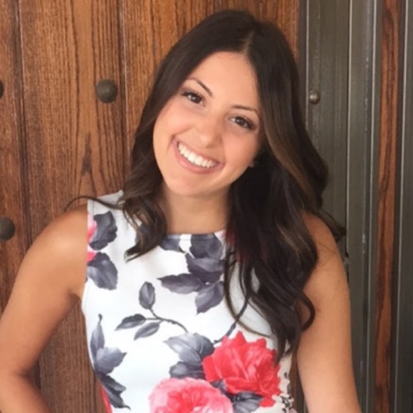 Profile Picture of Samantha Nimri (@samanthanimri) on Poshmark