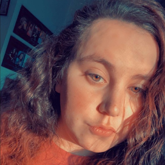 Profile Picture of Alysin Bolin (@alycat303) on Poshmark