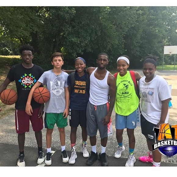 Profile Picture of Tommy Mooney (@tommymooney) on Poshmark