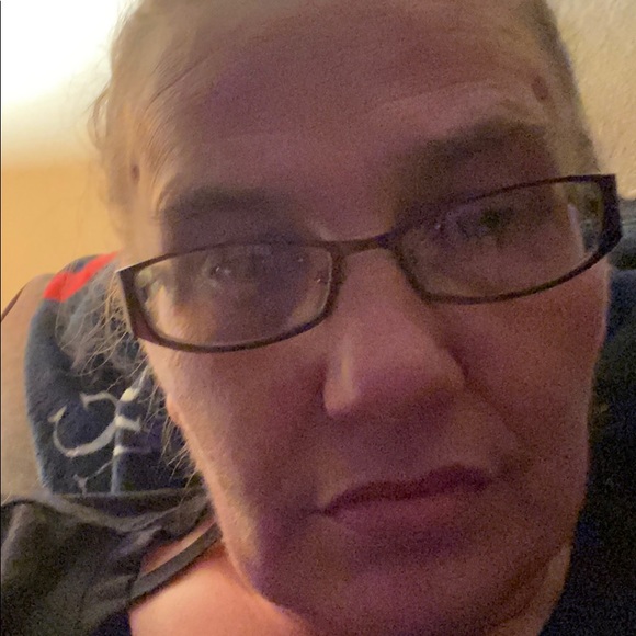 Profile Picture of Danielle Warner (@daniellewarn937) on Poshmark