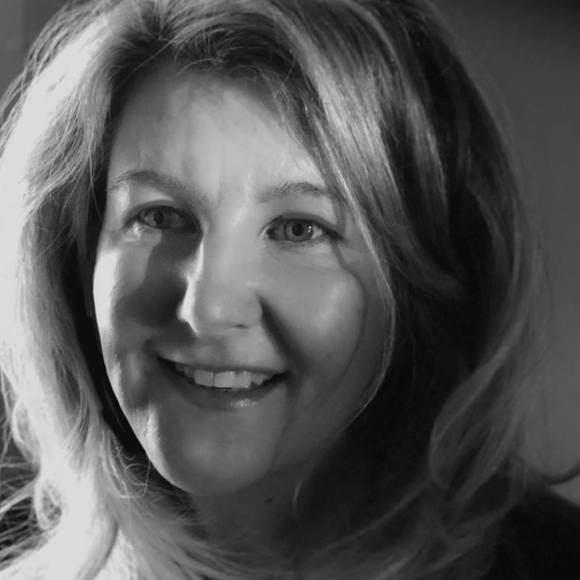 Profile Picture of Marianne Nowicki (@mariannenowicki) on Poshmark