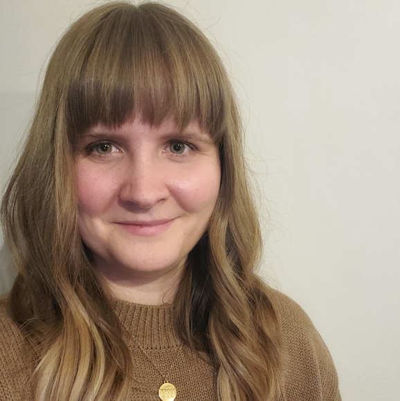 Profile Picture of Michelle Radomski (@chellerad) on Poshmark