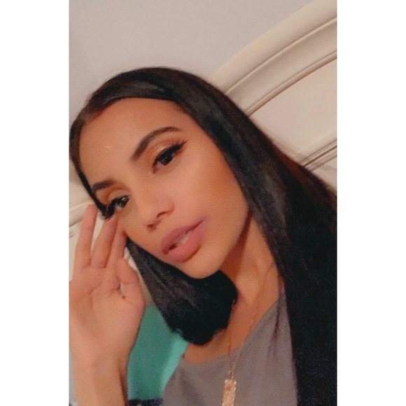 Profile Picture of Marilyn Cuevas (@23marilyn) on Poshmark