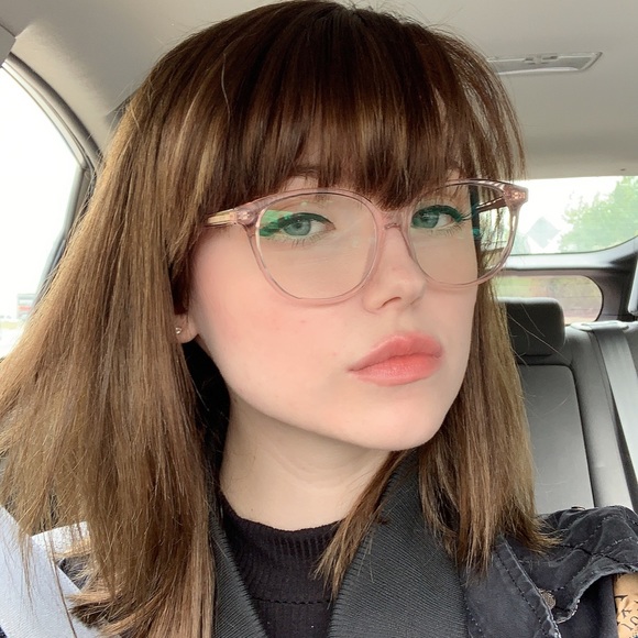 Profile Picture of Kate Lillemoen (@katelil) on Poshmark