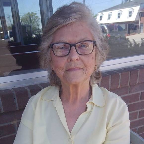 Profile Picture of Sandra Cissell (@sandrac) on Poshmark