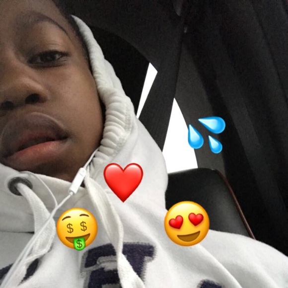 Profile Picture of Robert Chaney (@lilrob2423) on Poshmark