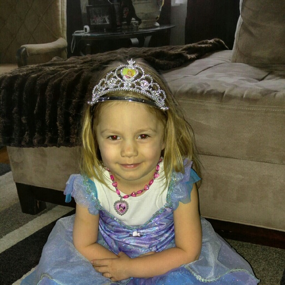 Profile Picture of Sandra Hicks (@sandihicks) on Poshmark