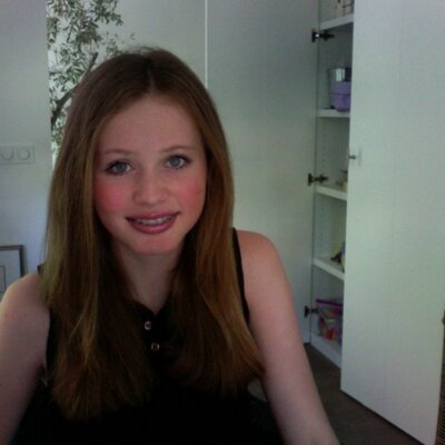 Profile Picture of Emma Van Esch (@EmmavanEsch) on Twitter