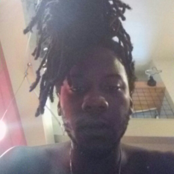 Profile Picture of Marcel Hinds (@celo_dinero4) on Poshmark