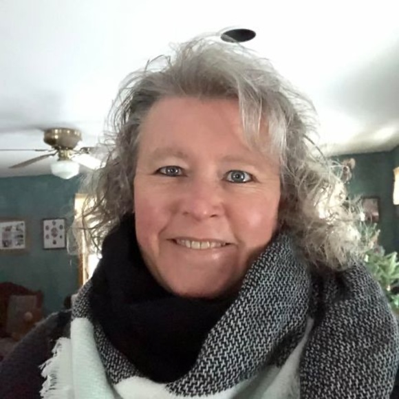 Profile Picture of Tonya Schneible (@tonyaschneible) on Poshmark